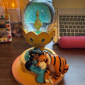 Disney Store Jasmine and Rajah Musical Snow Globe Collectible